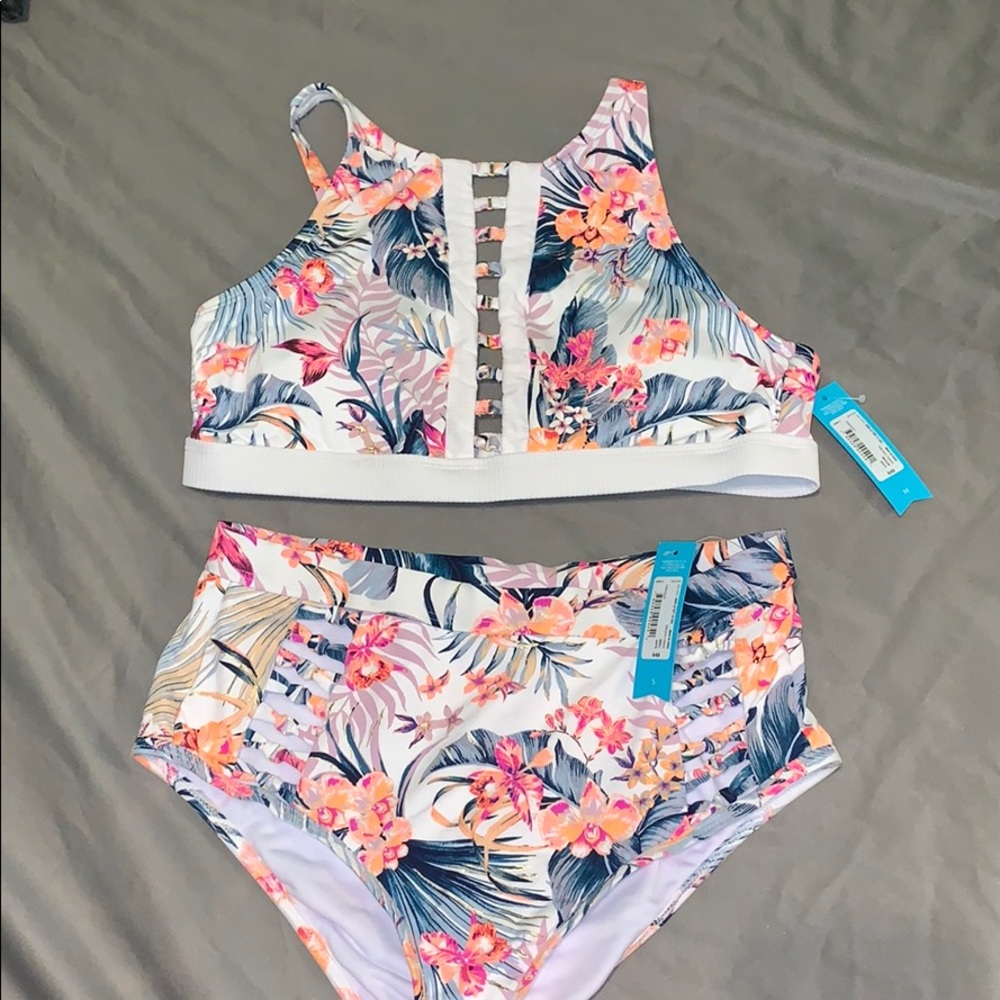 NWT Ambrielle Bikini Set